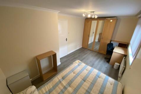 bedroom 4.jpg