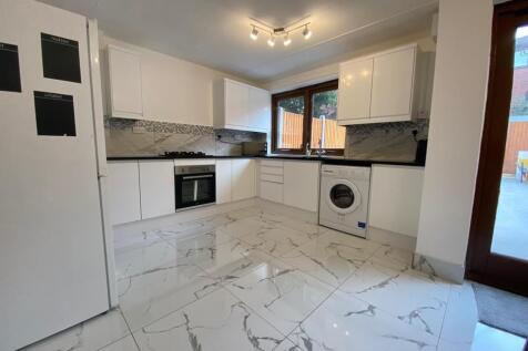 kitchen 2.jpg
