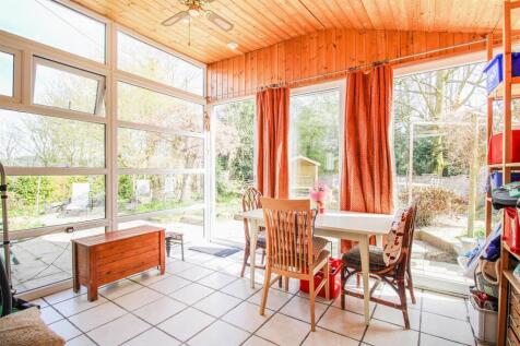 2A Hollow Garden Room.jpg