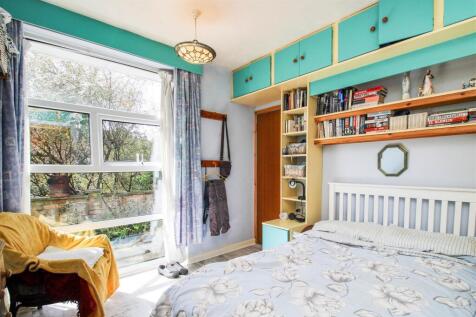 2A Hollow Bedroom.jpg