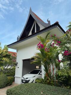 Front garden/garage