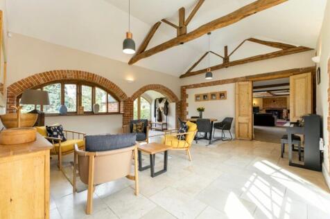 Entrance Hall &amp; Elegant Reception Room