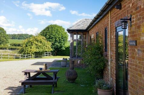 Seating area outside the Annexe and kitchen during