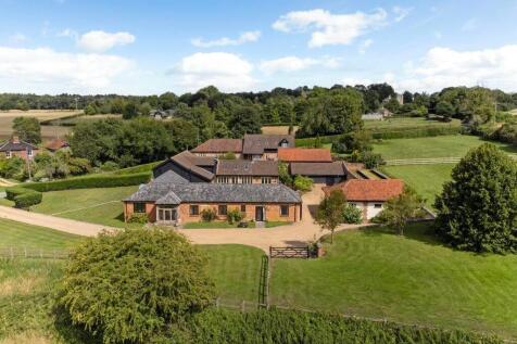 A view over the front and rear gardens
