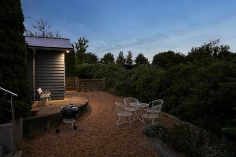 Evening side terrace