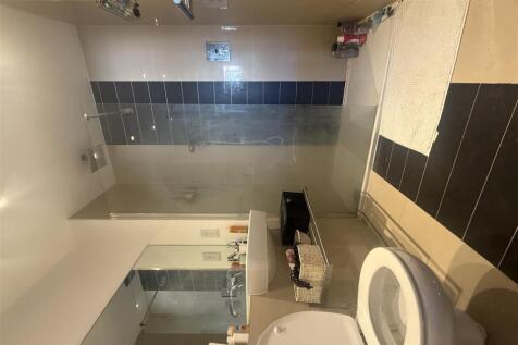 Bedroom 1 en-suite