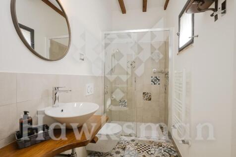 Ground Floor Suite