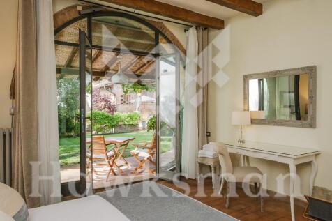 Ground Floor Suite