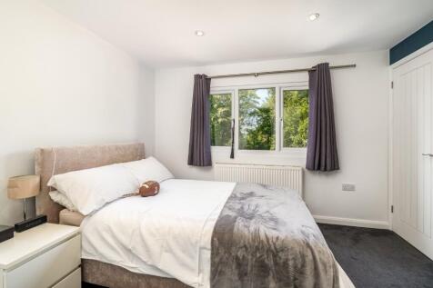 2ndf Bed/en-suite