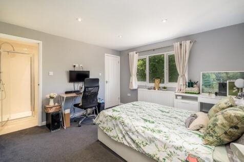 2ndf Bed/ En-suite