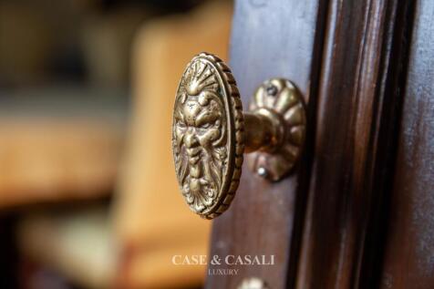 carved knob 