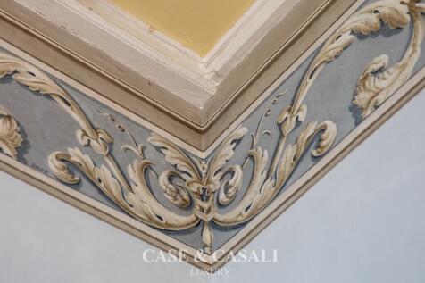 frescoed frame 