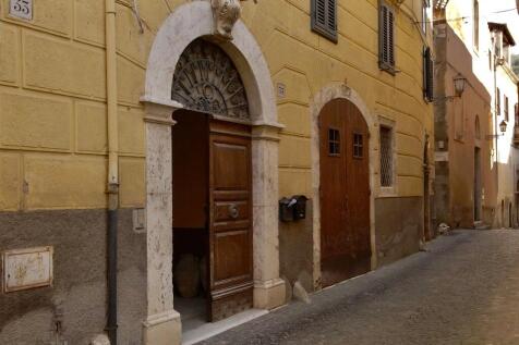 entrance gate 