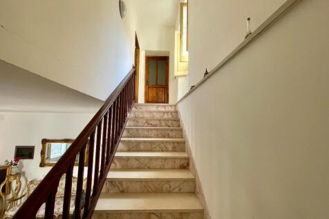 marble staircase 