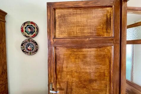 wooden doors 