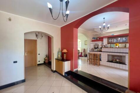 entrance room 