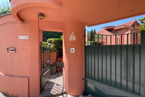 gate