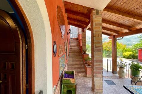 portico