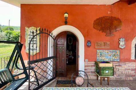 portico