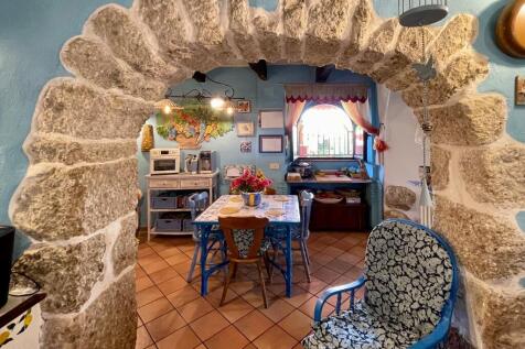 exposed arch 