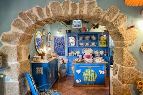 exposed arch 
