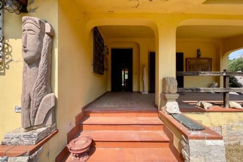 portico