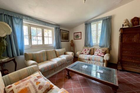 lounge area