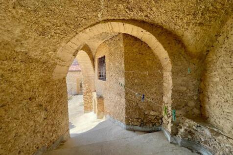 shared courtyard 