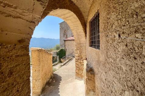 shared courtyard 