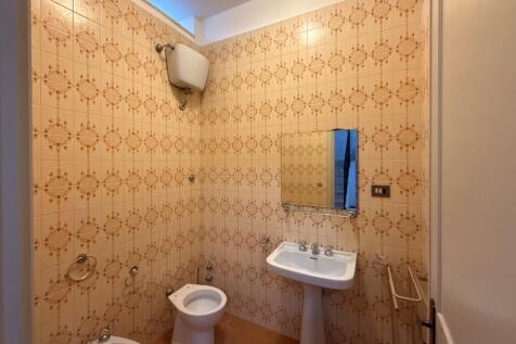 Bathroom 4
