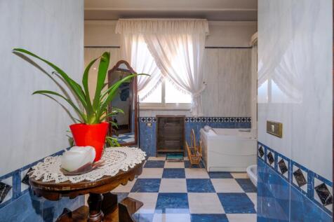 full  bathroom- 1