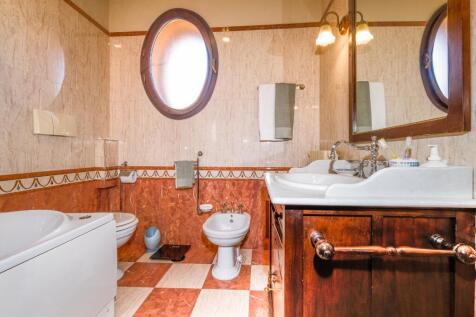full bathroom -2