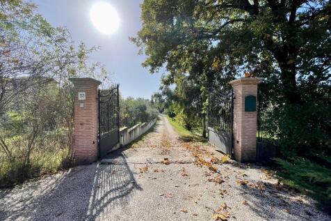 gate