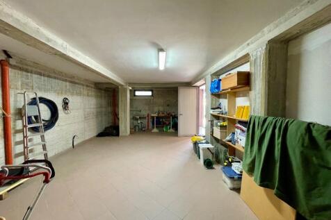 storage room 