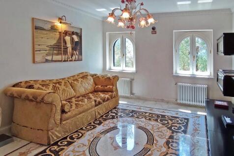 lounge room