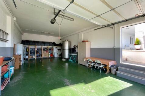 garage 