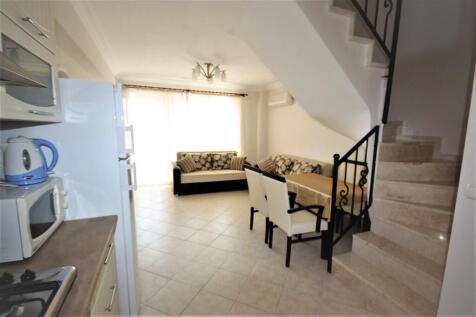 Kitchen and lounge