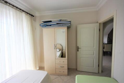 1st bedroom