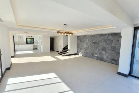 Lounge and kitchen