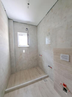 2nd floor bathroom