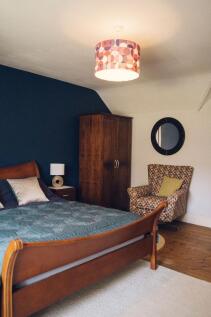 Ystafell Wely 1 / Bedroom 1