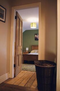 Ystafell Wely 2 / Bedroom 2