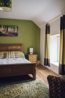 Ystafell Wely 2 / Bedroom 2