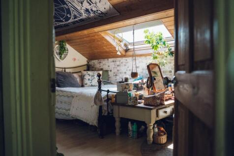 Ystafell Wely 4 / Bedroom 4