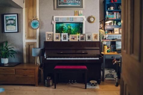Stafell Fyw / Living Room
