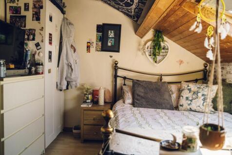 Ystafell Wely 4 / Bedroom 4