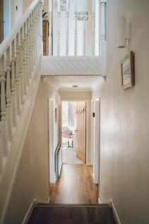 Grisiau a&#39;r Cyntedd / Hallway and Stairs