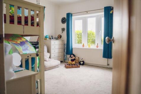 Ystafell Wely 2 / Bedroom 2