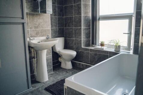 Stafell molchi / Bathroom
