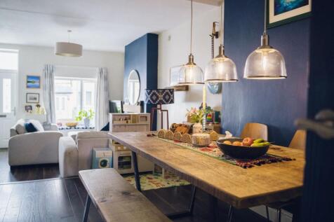 Ystafell Fyw a Bwyta / Living and Dining Room